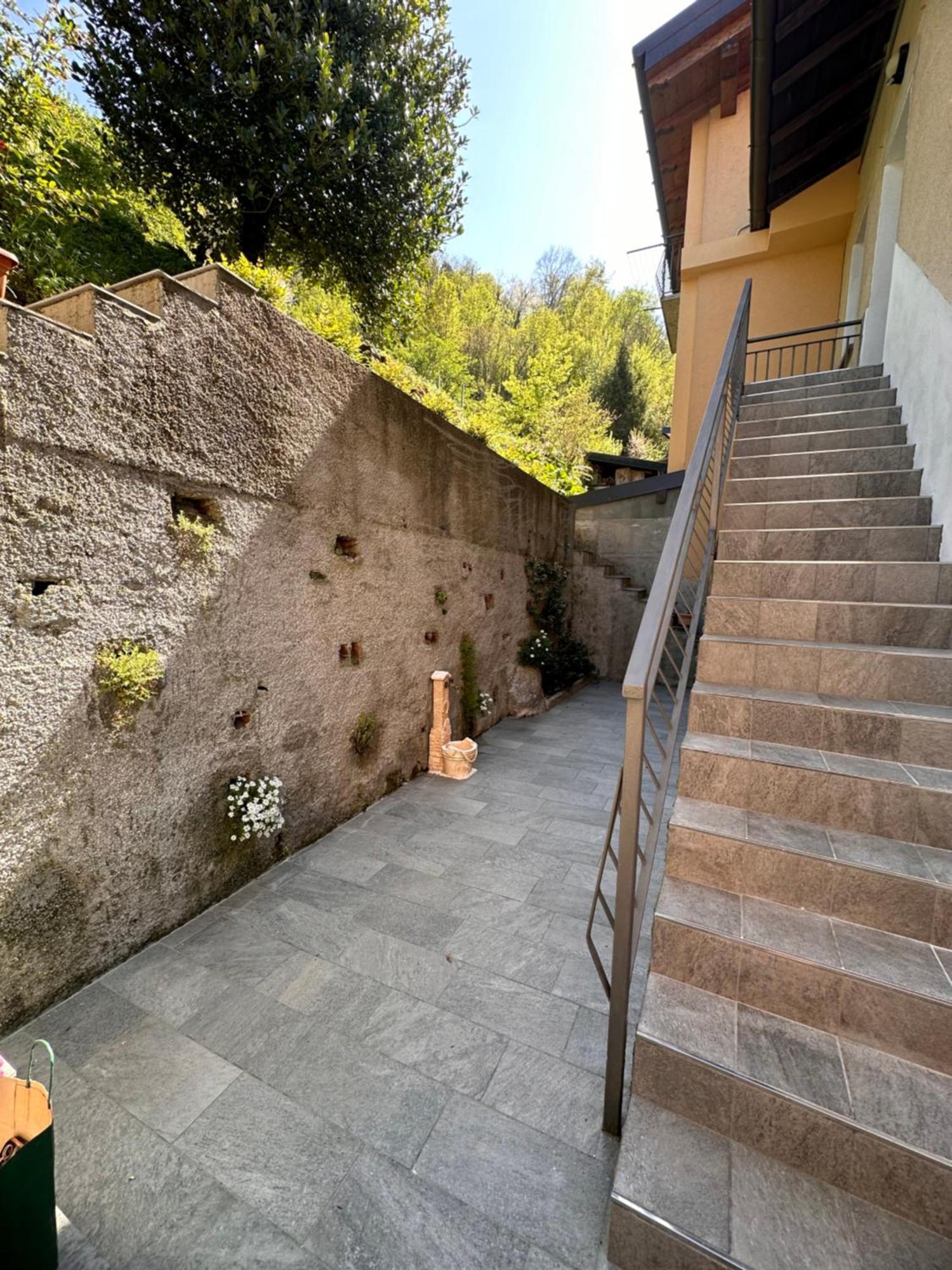 Little House Lezzeno Apartment Exterior foto